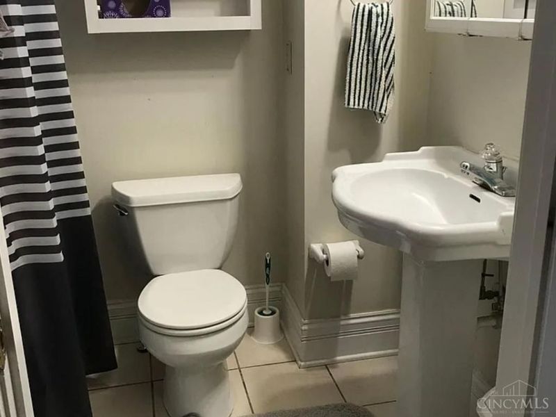 225 E University Avenue, Cincinnati, OH 45219 Photo 13