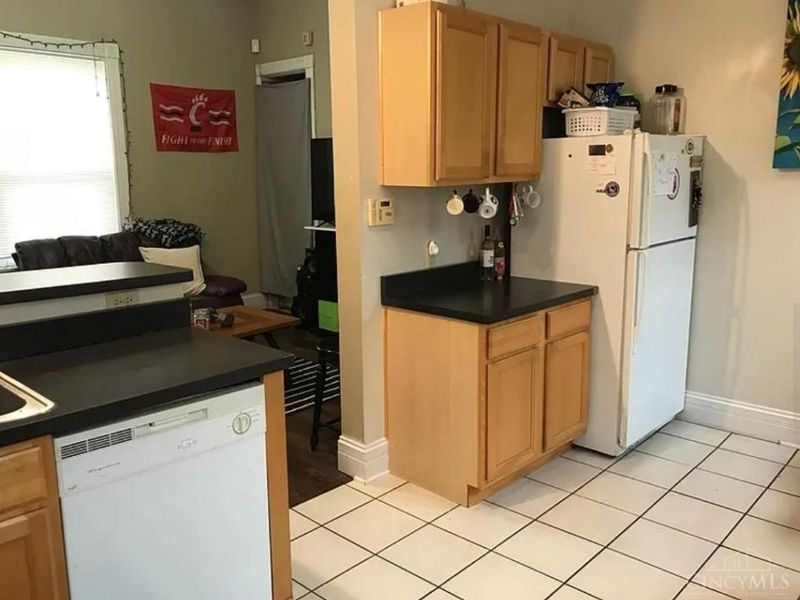 225 E University Avenue, Cincinnati, OH 45219 Photo 5