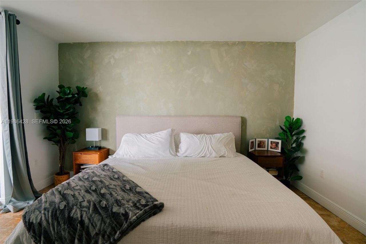 1800 N Bayshore Dr, Unit 1412, Miami, FL 33132 Photo