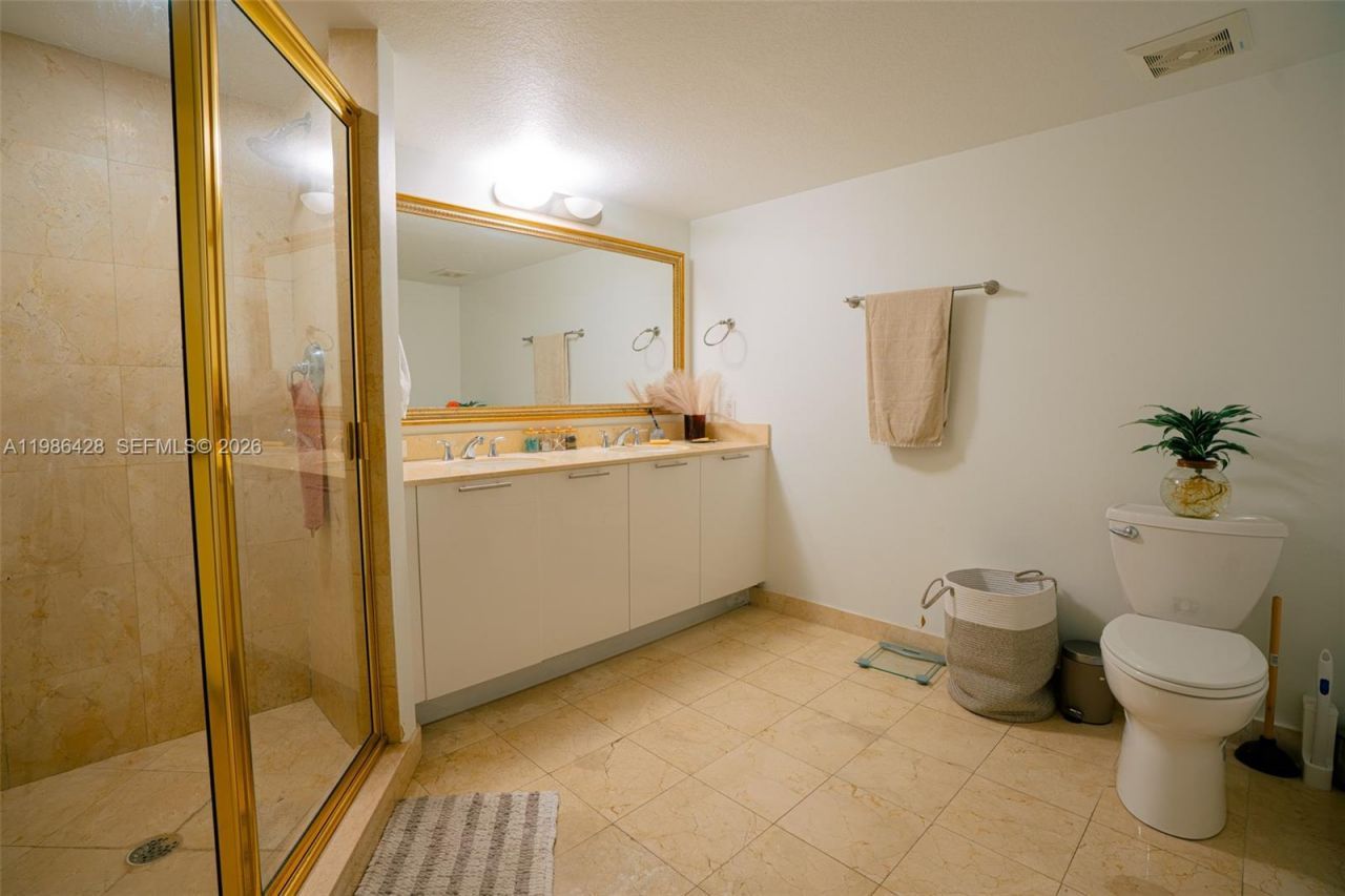 1800 N Bayshore Dr, Unit 1412, Miami, FL 33132 Photo