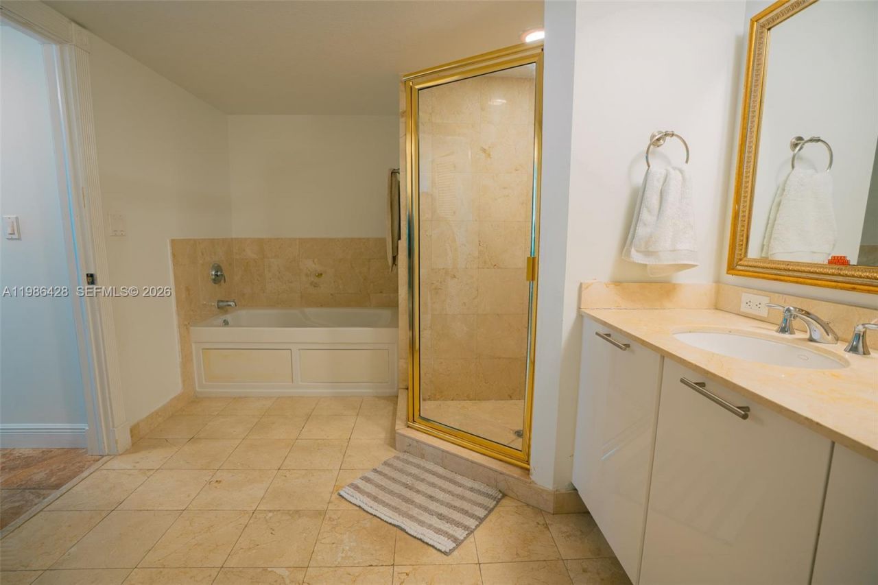 1800 N Bayshore Dr, Unit 1412, Miami, FL 33132 Photo