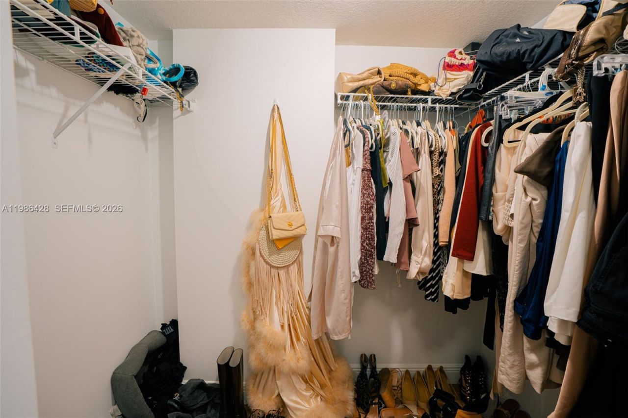 1800 N Bayshore Dr, Unit 1412, Miami, FL 33132 Photo