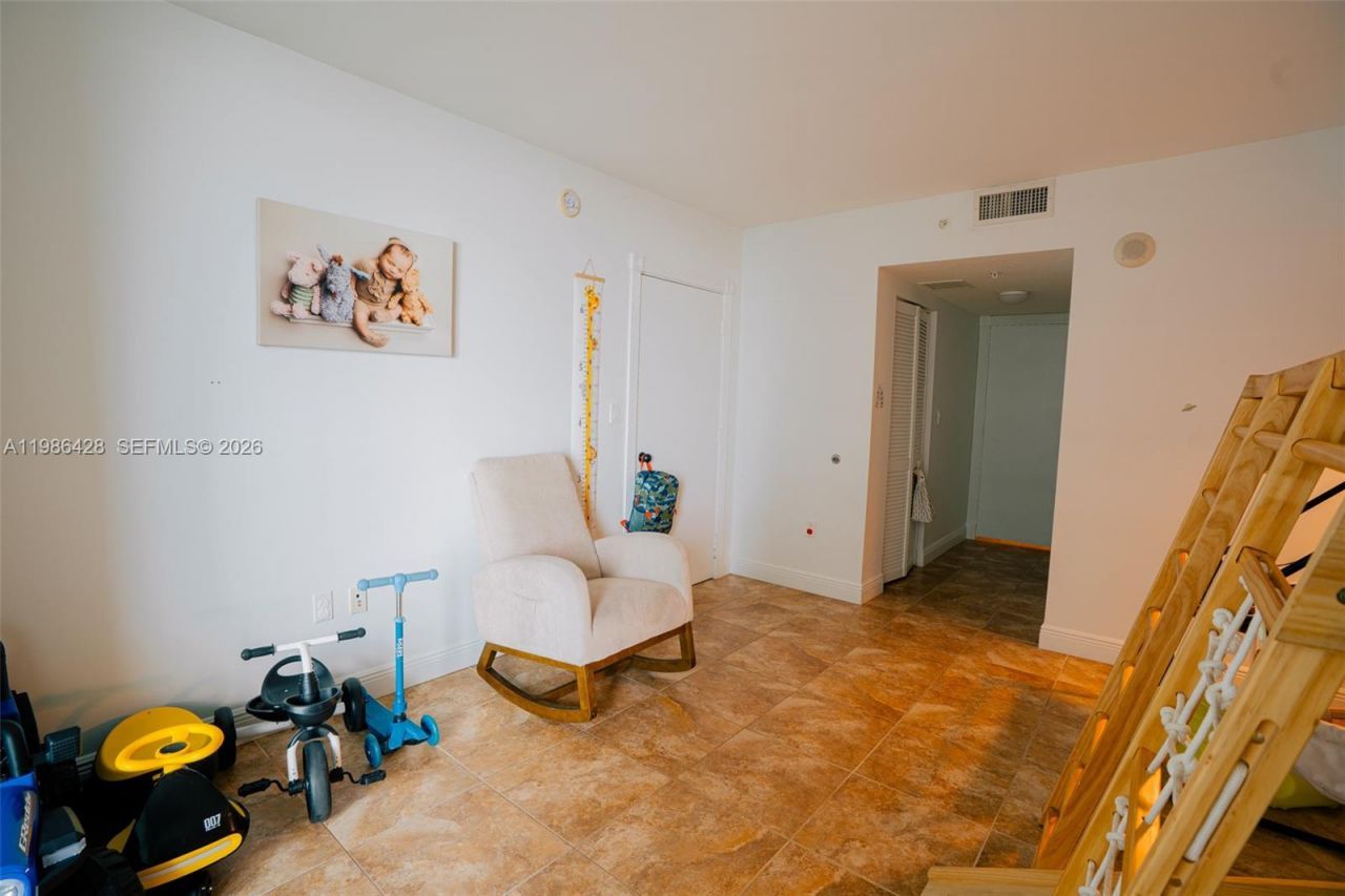 1800 N Bayshore Dr, Unit 1412, Miami, FL 33132 Photo