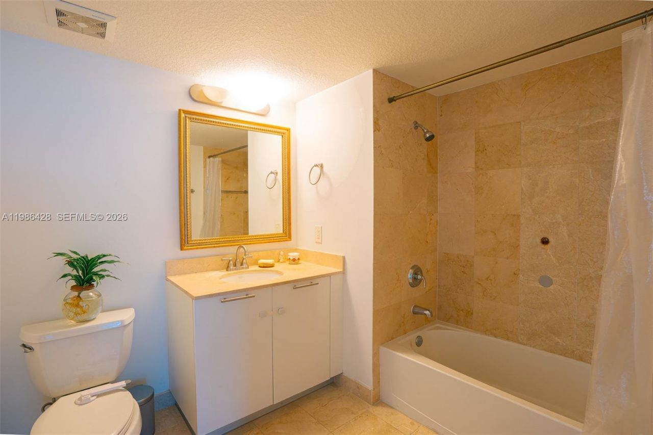 1800 N Bayshore Dr, Unit 1412, Miami, FL 33132 Photo