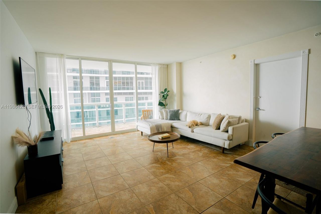 1800 N Bayshore Dr, Unit 1412, Miami, FL 33132 Photo