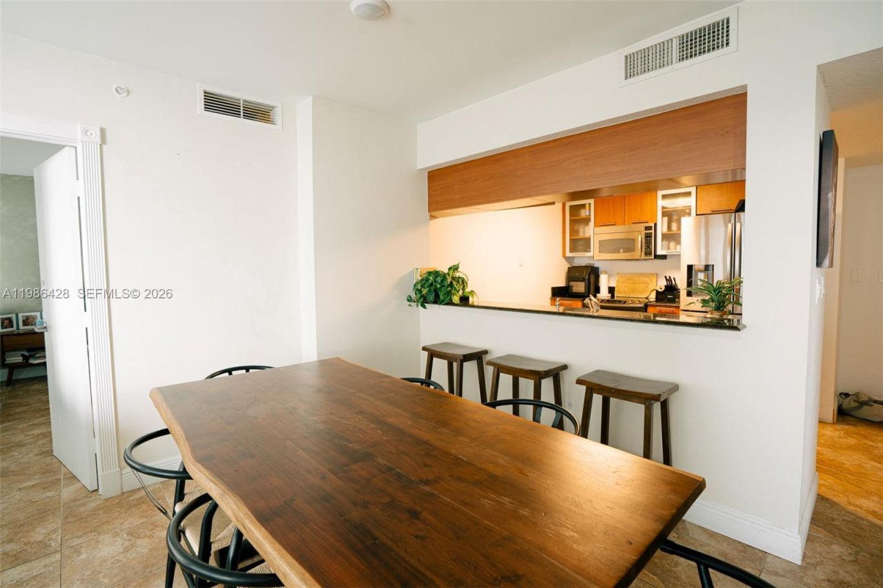 1800 N Bayshore Dr, Unit 1412, Miami, FL 33132 Photo