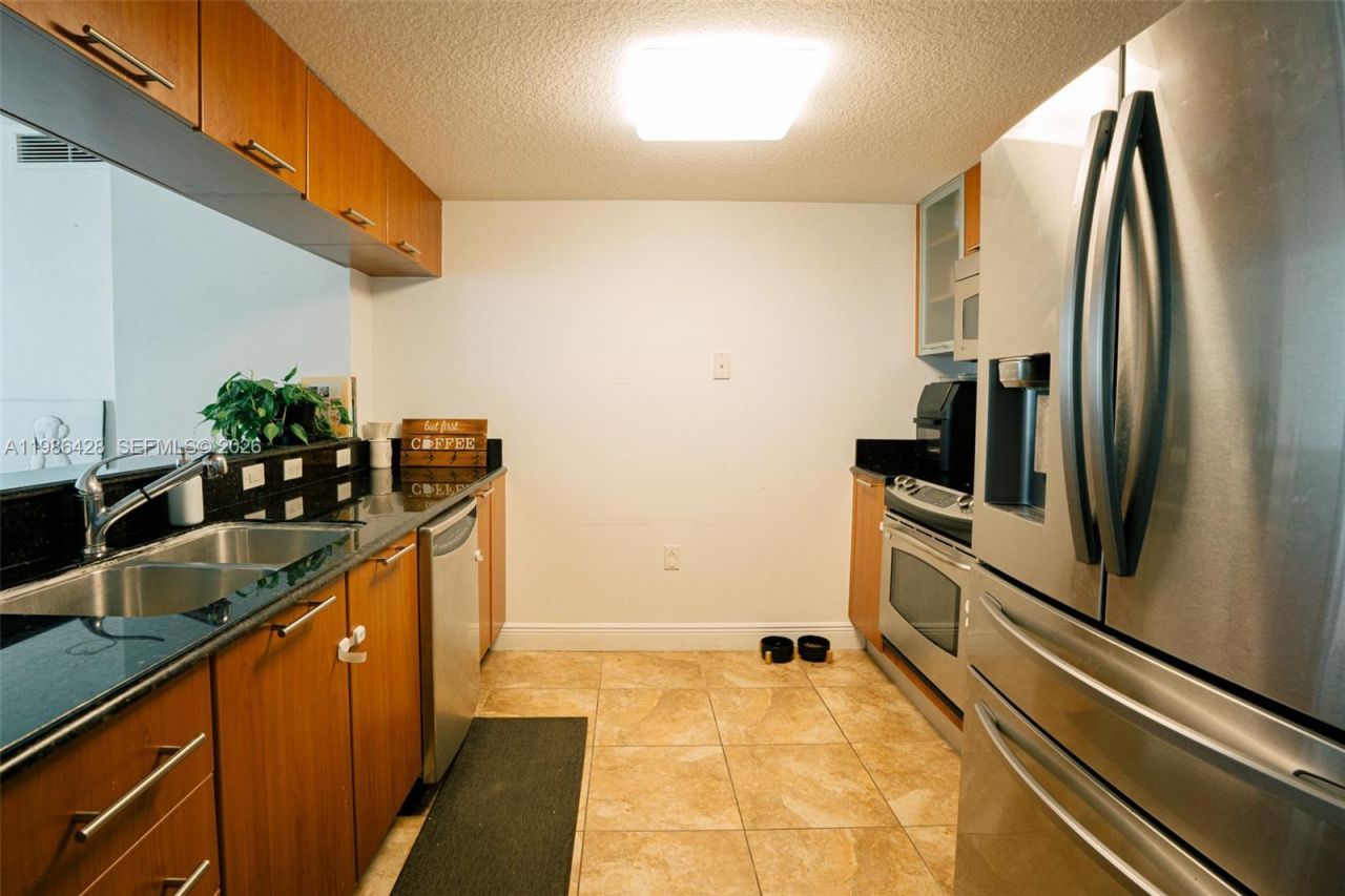 1800 N Bayshore Dr, Unit 1412, Miami, FL 33132 Photo