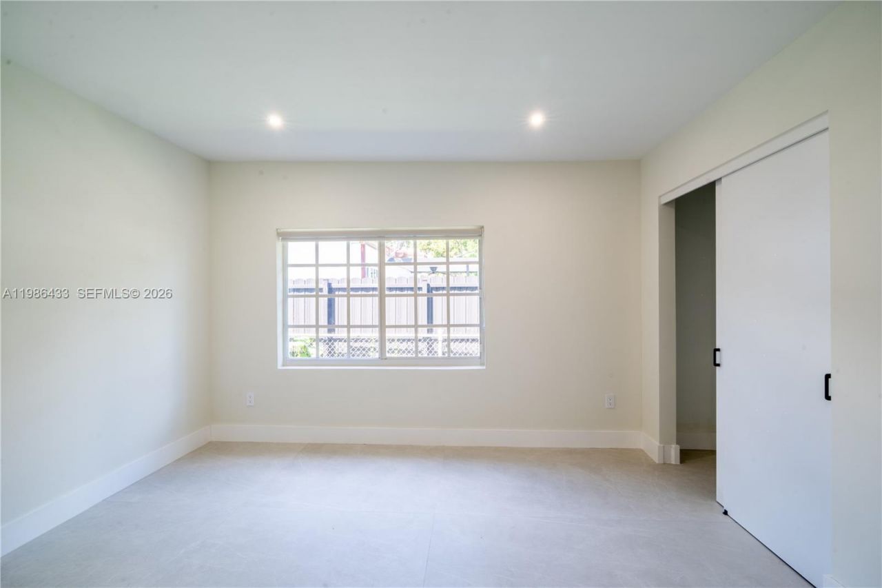 323 NW 104th Ter, Miami, FL 33150 Photo