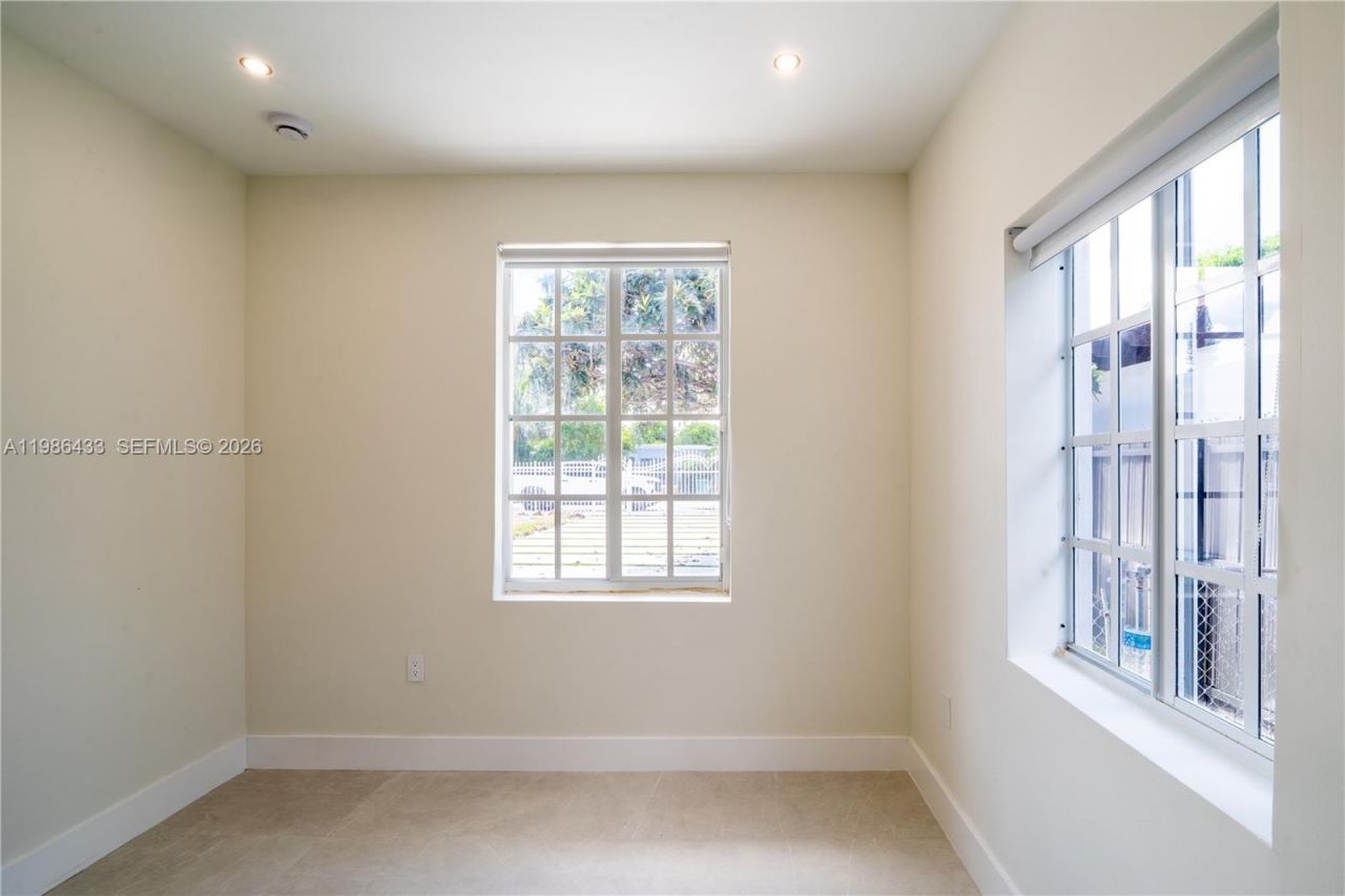 323 NW 104th Ter , Miami, FL 33150 Photo