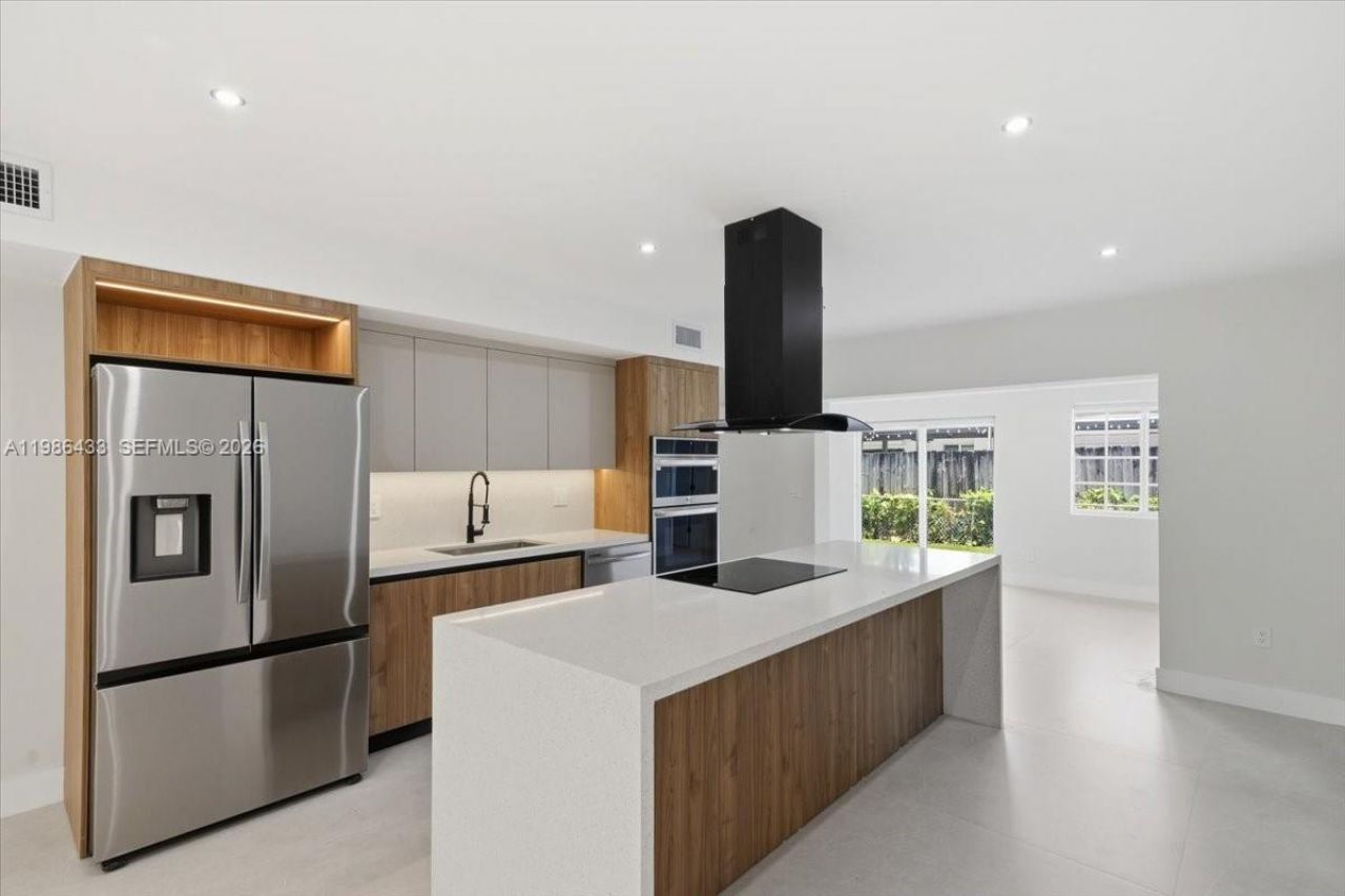 323 NW 104th Ter, Miami, FL 33150 Photo