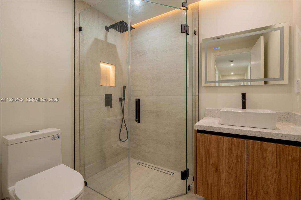 323 NW 104th Ter, Miami, FL 33150 Photo