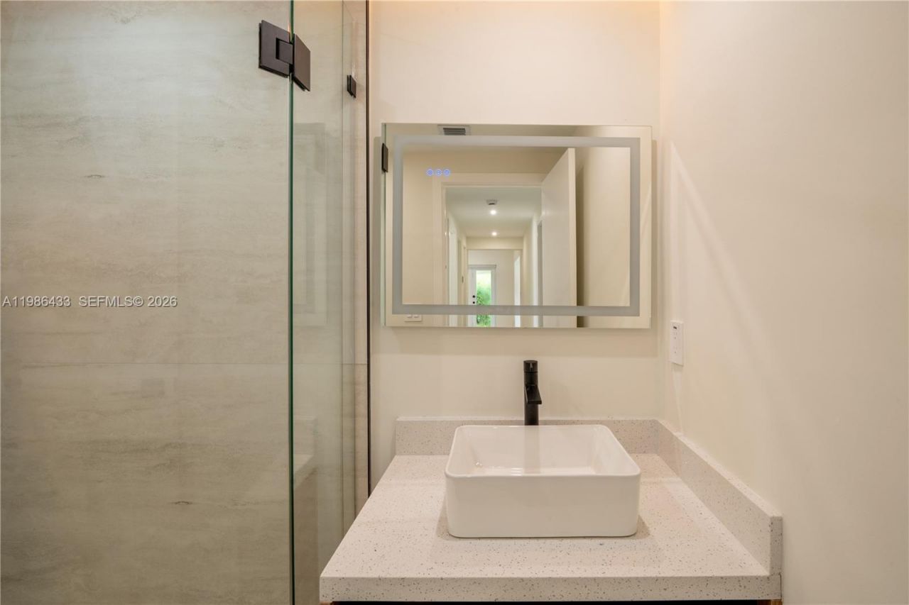 323 NW 104th Ter, Miami, FL 33150 Photo