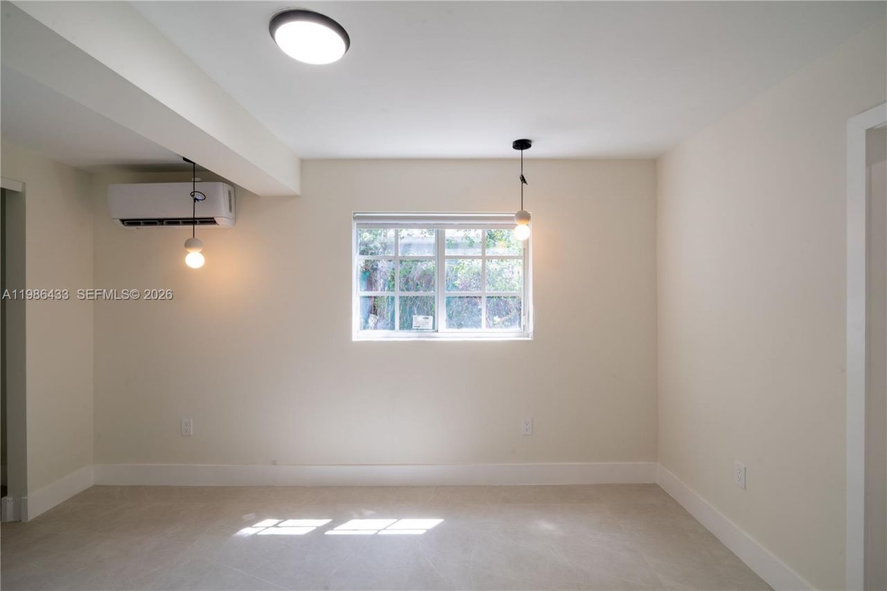 323 NW 104th Ter, Miami, FL 33150 Photo