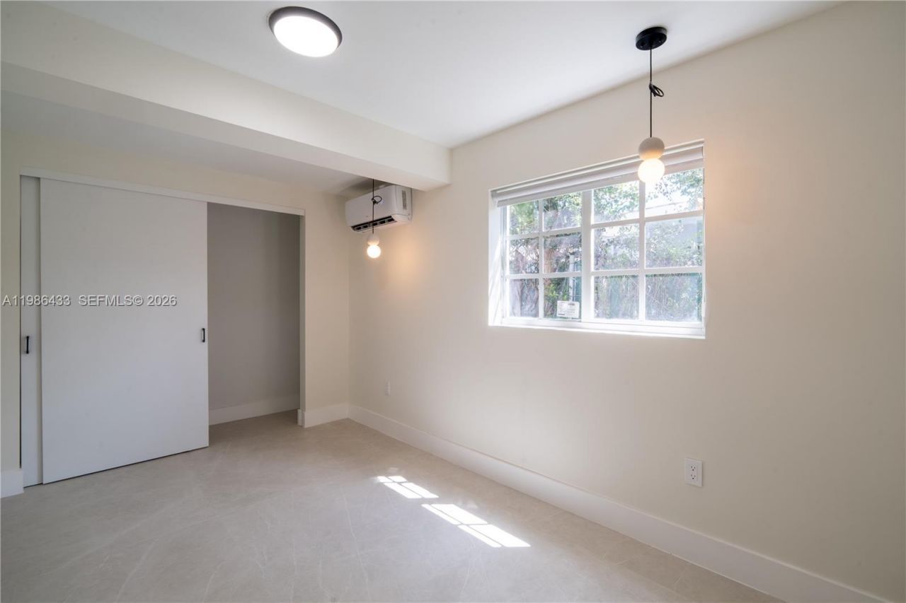 323 NW 104th Ter, Miami, FL 33150 Photo