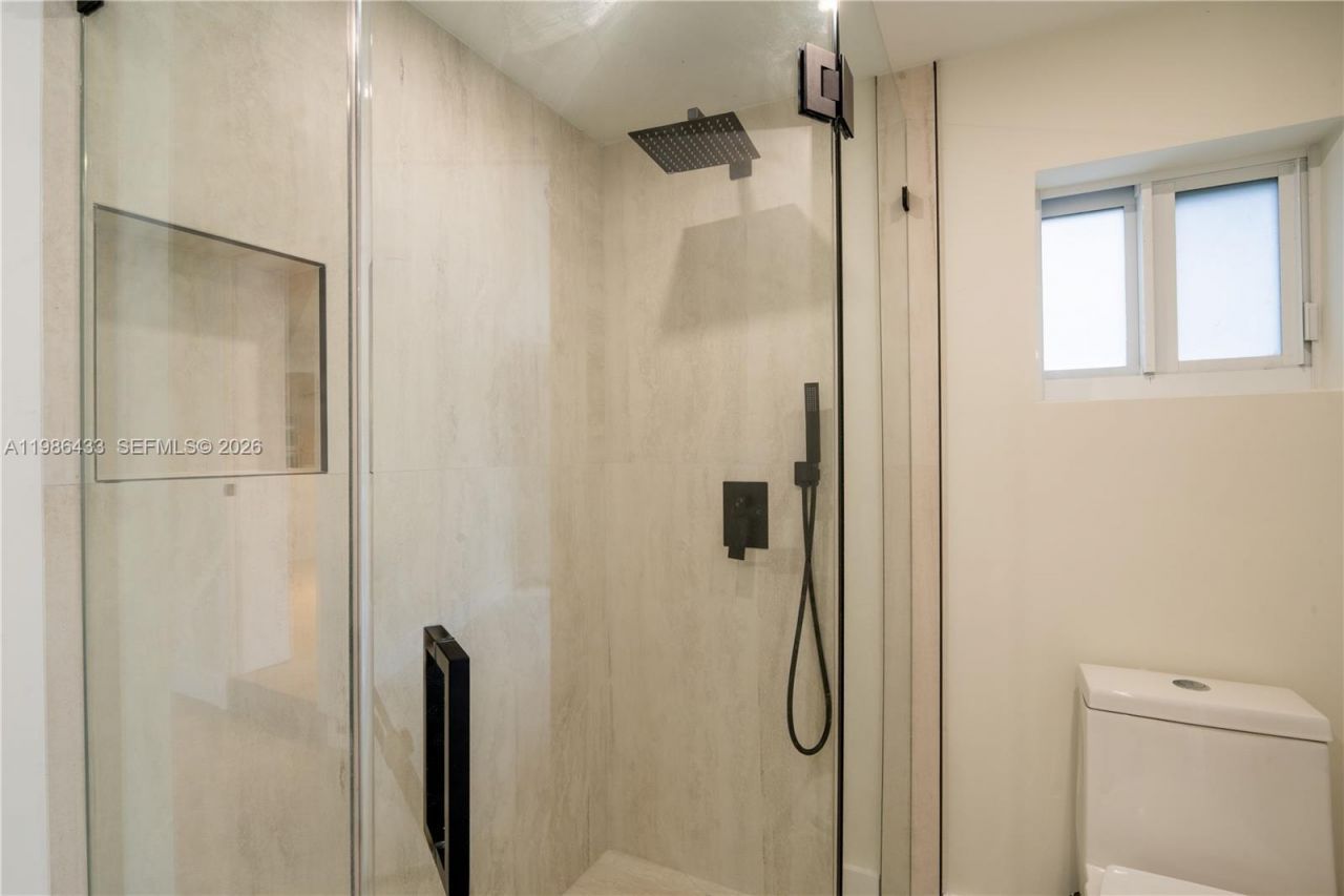 323 NW 104th Ter, Miami, FL 33150 Photo