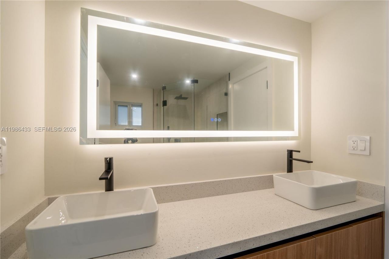 323 NW 104th Ter, Miami, FL 33150 Photo