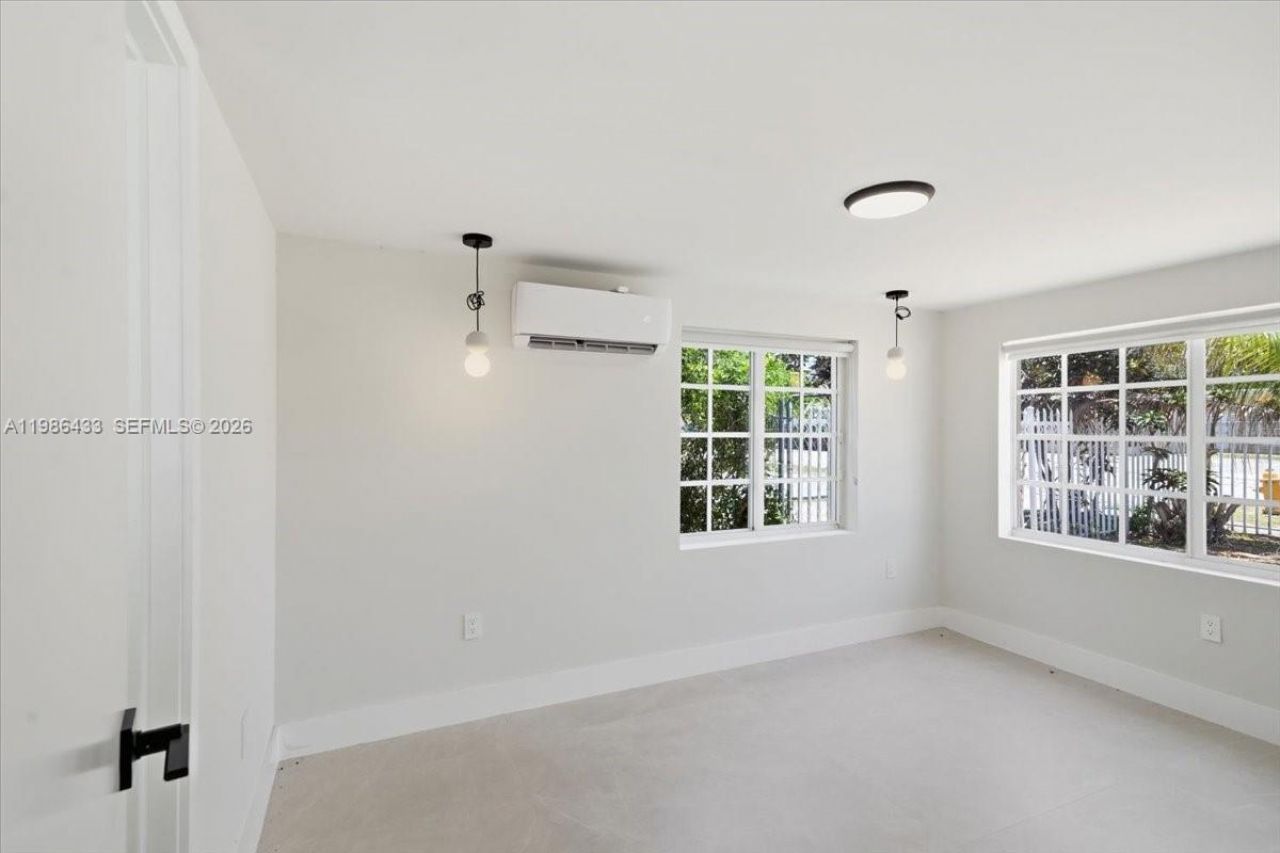 323 NW 104th Ter, Miami, FL 33150 Photo