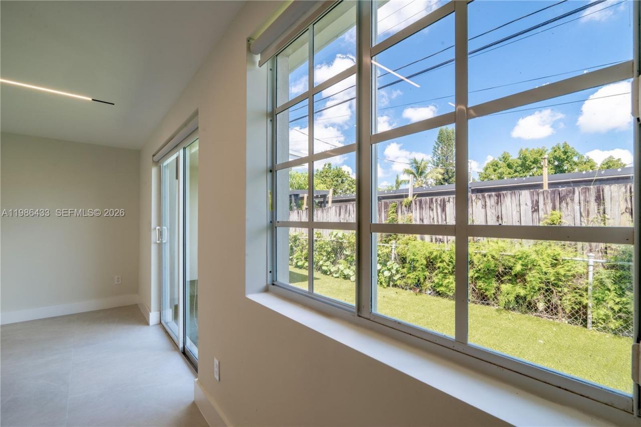 323 NW 104th Ter, Miami, FL 33150 Photo