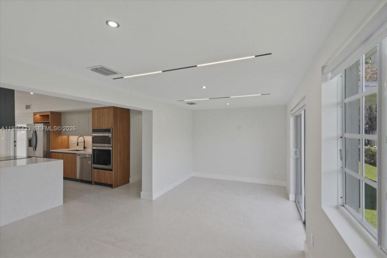 323 NW 104th Ter, Miami, FL 33150 Photo