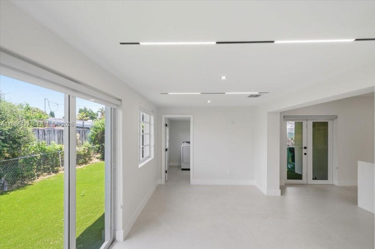 323 NW 104th Ter, Miami, FL 33150 Photo
