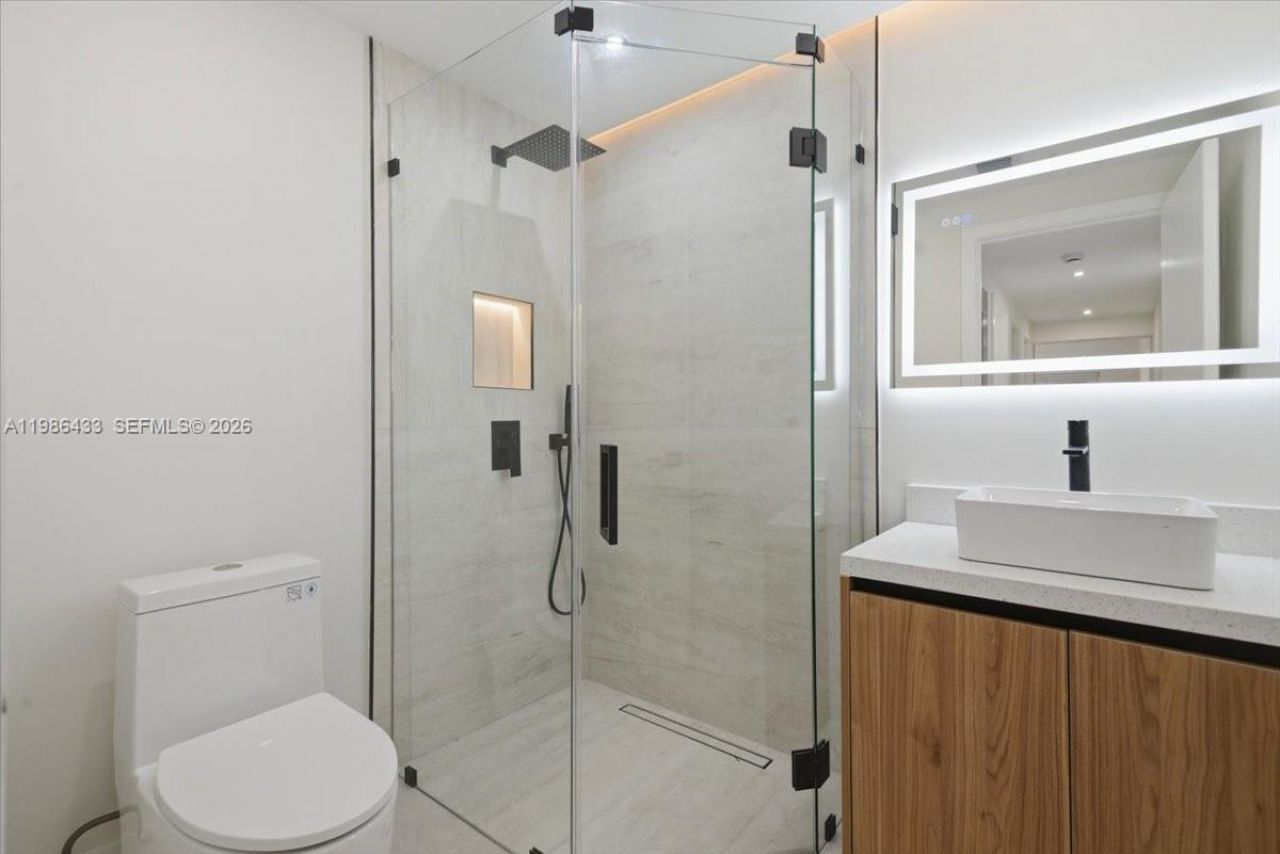 323 NW 104th Ter, Miami, FL 33150 Photo