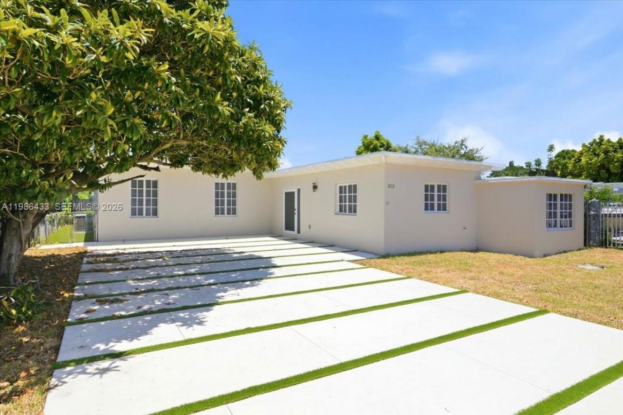 323 NW 104th Ter, Miami, FL 33150 Photo