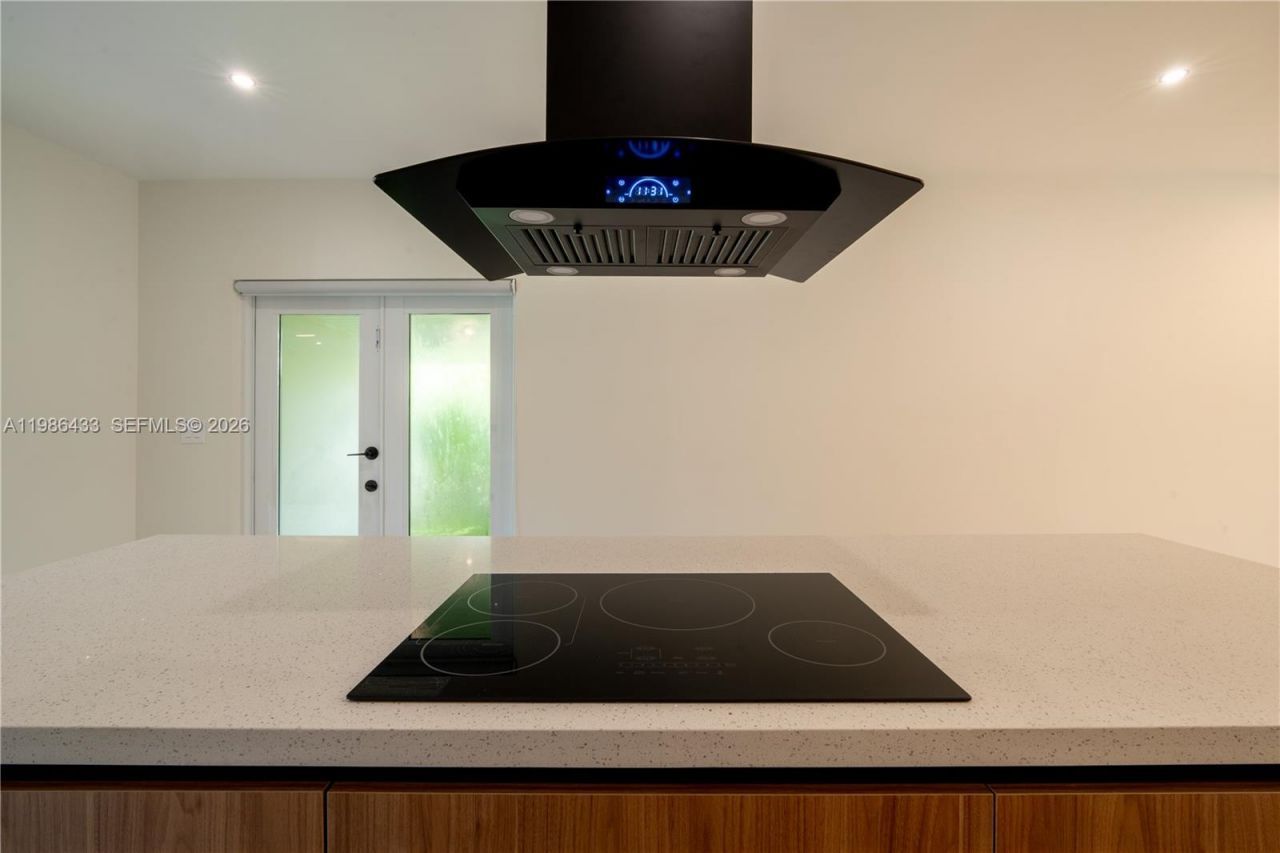 323 NW 104th Ter , Miami, FL 33150 Photo