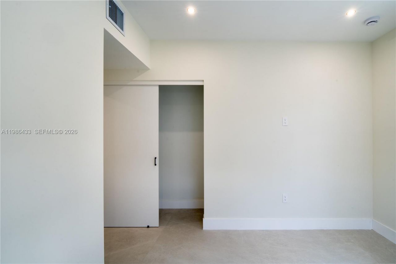 323 NW 104th Ter, Miami, FL 33150 Photo