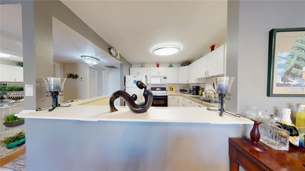 500 Three Islands Blvd, Unit 902, Hallandale Beach, FL 33009 Photo