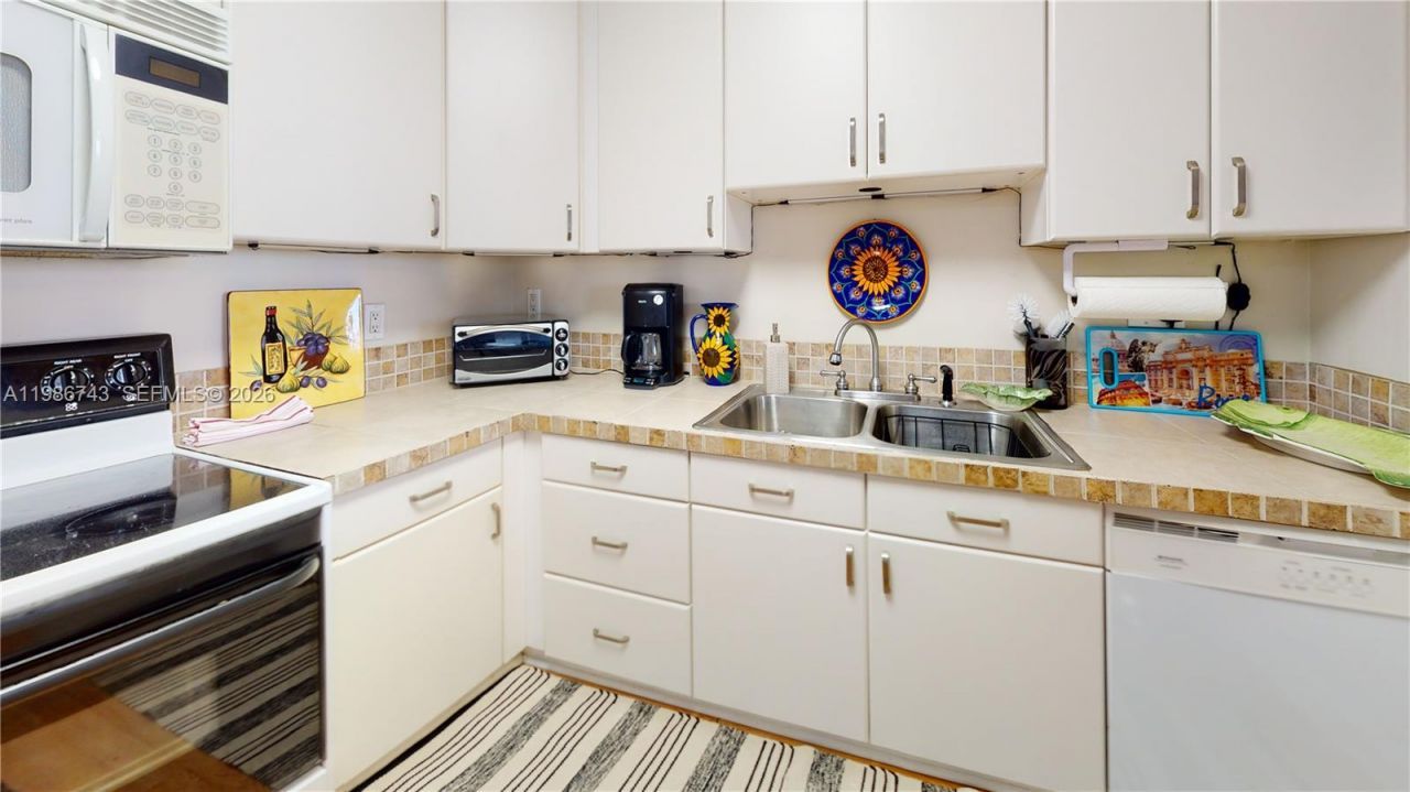 500 Three Islands Blvd, Unit 902, Hallandale Beach, FL 33009 Photo