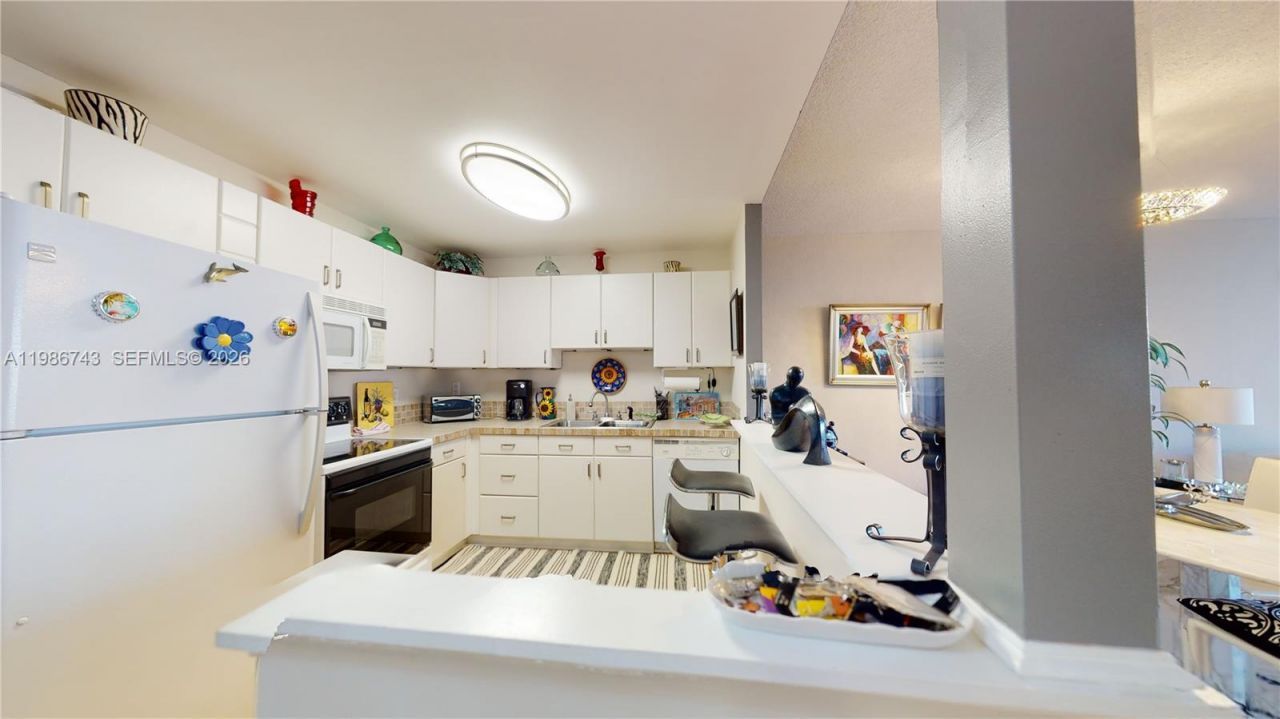 500 Three Islands Blvd, Unit 902, Hallandale Beach, FL 33009 Photo