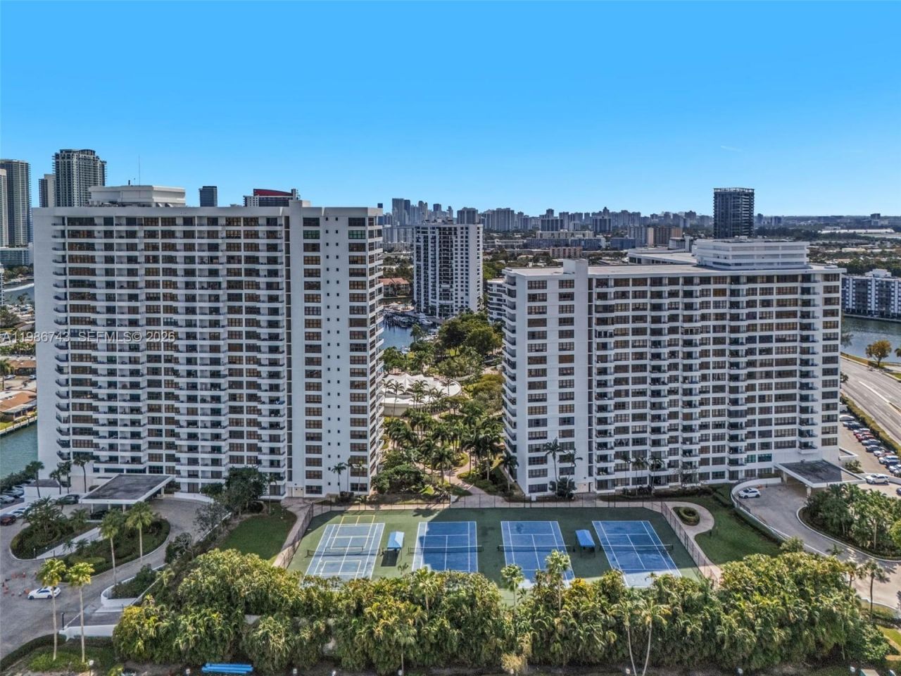 500 Three Islands Blvd, Unit 902, Hallandale Beach, FL 33009 Photo