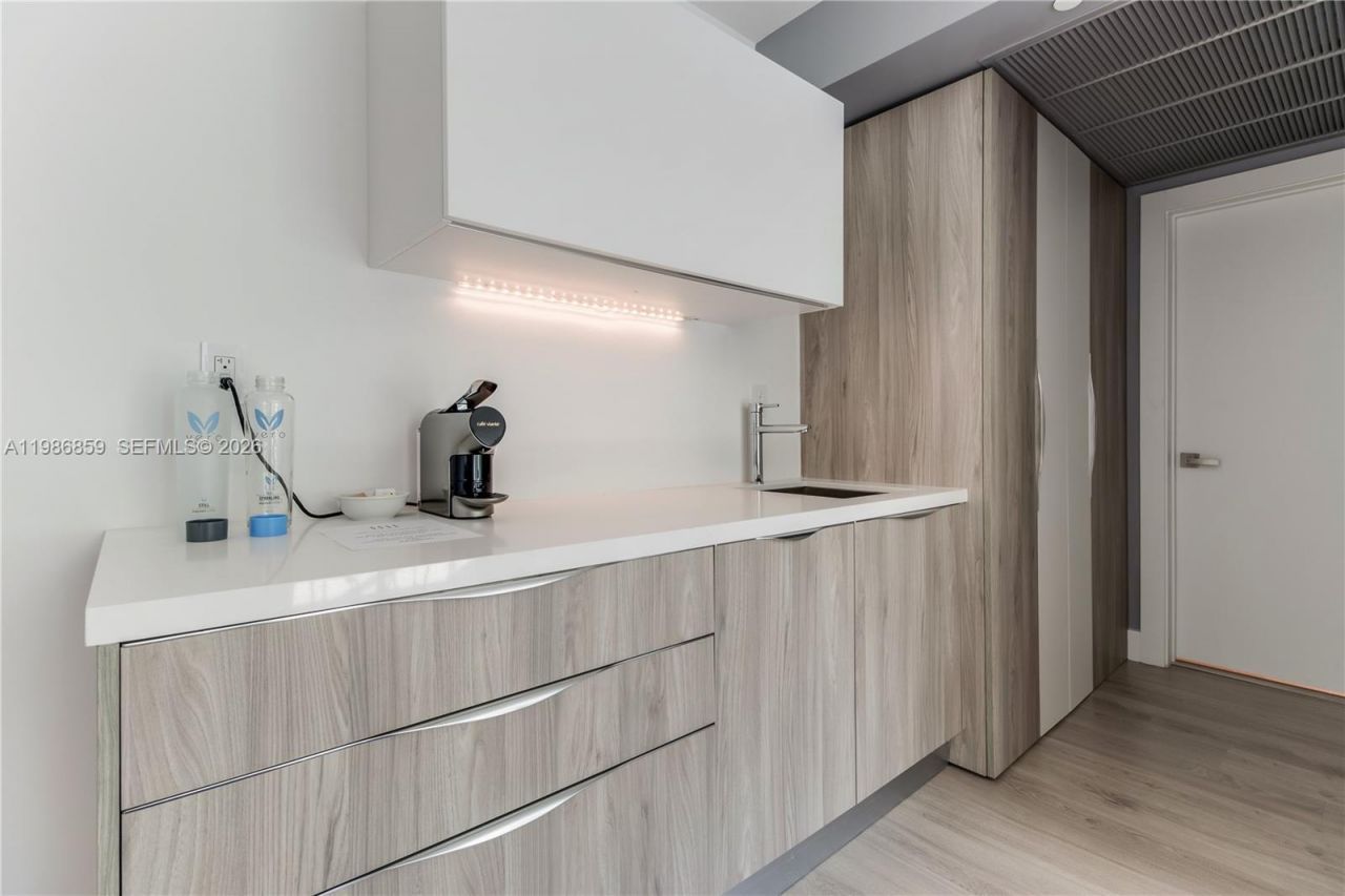 1215 West Ave , Unit 402, Miami Beach, FL 33139 Photo