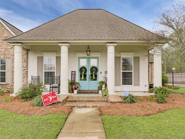 10152 Autumn Ct, Denham Springs, LA 70726