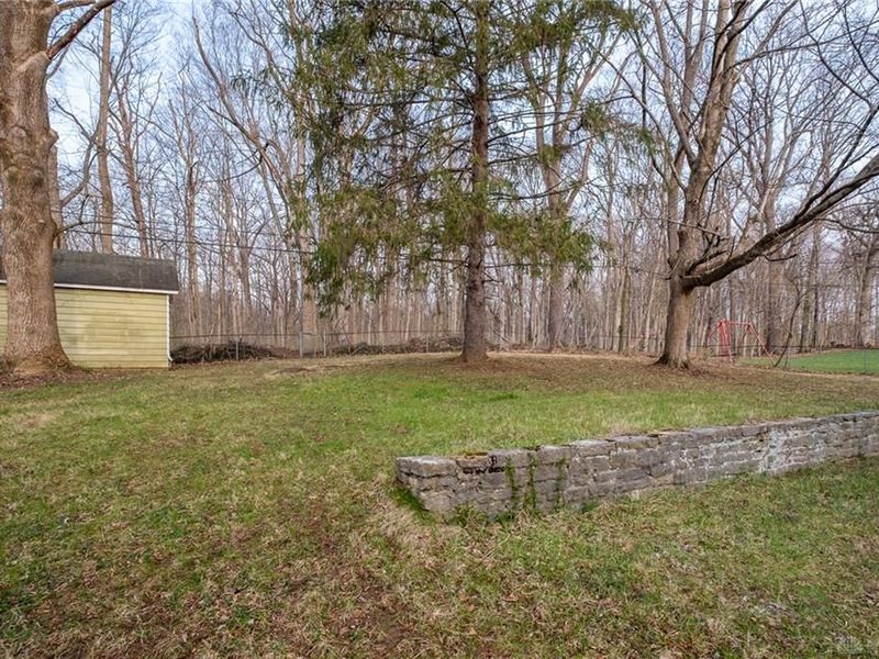 1073 Forest Drive, Beavercreek, OH 45434 Photo 20