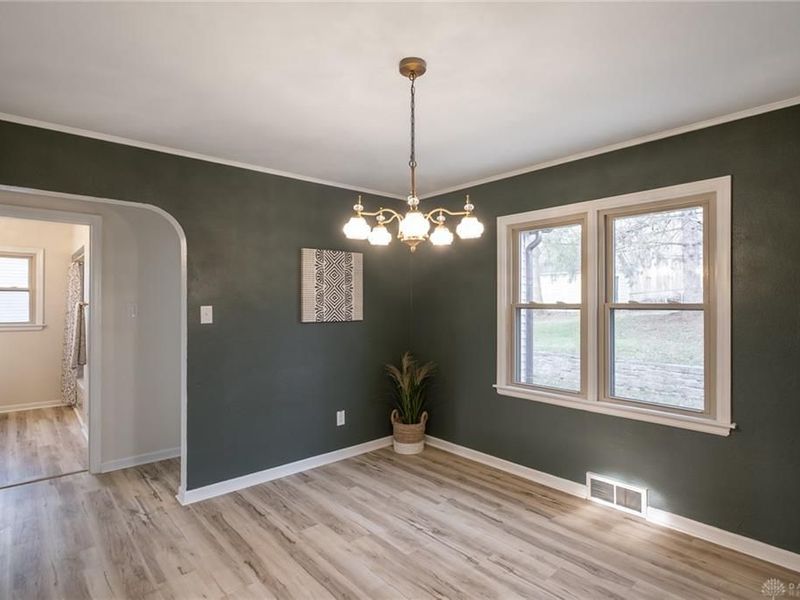 1073 Forest Drive, Beavercreek, OH 45434 Photo 5