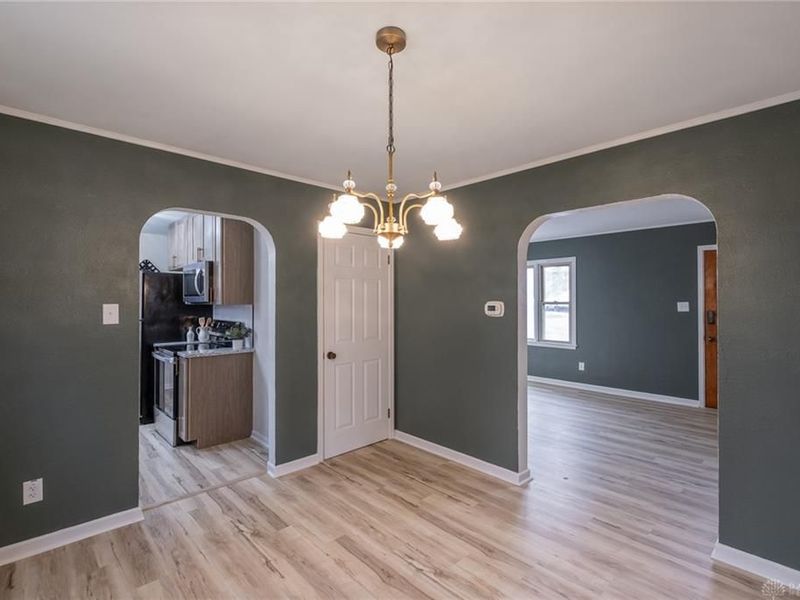 1073 Forest Drive, Beavercreek, OH 45434 Photo 6