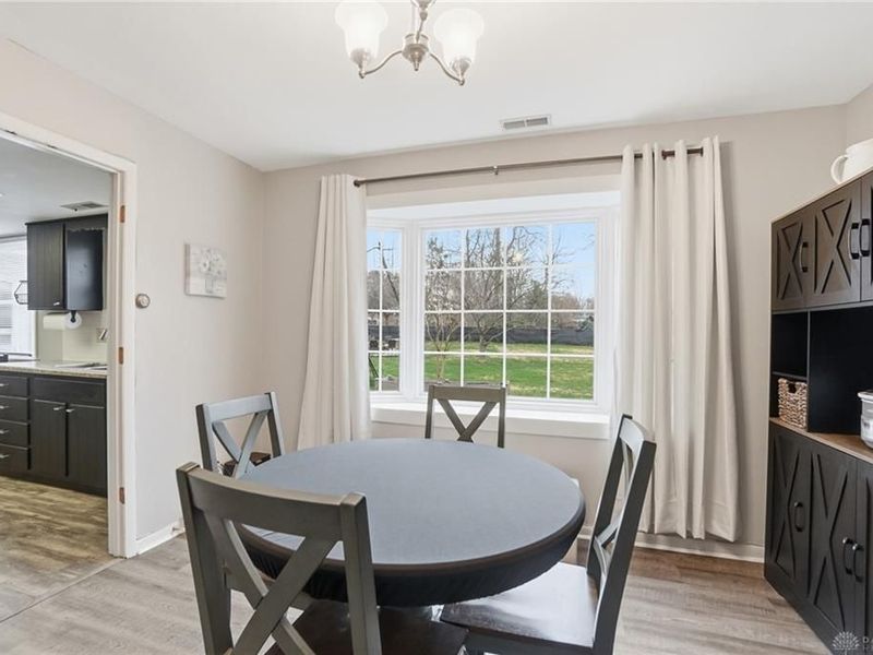 440 Walsingham Court, Centerville, OH 45429 Photo 11