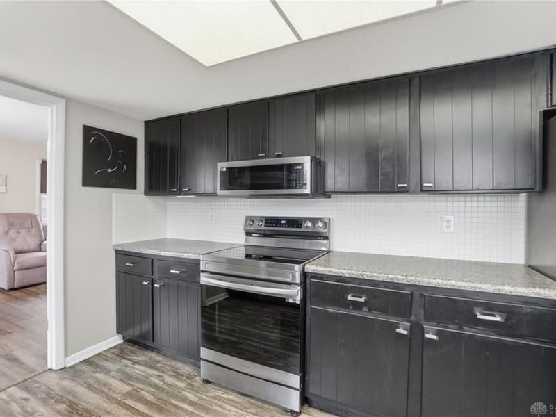 440 Walsingham Court, Centerville, OH 45429 Photo 16