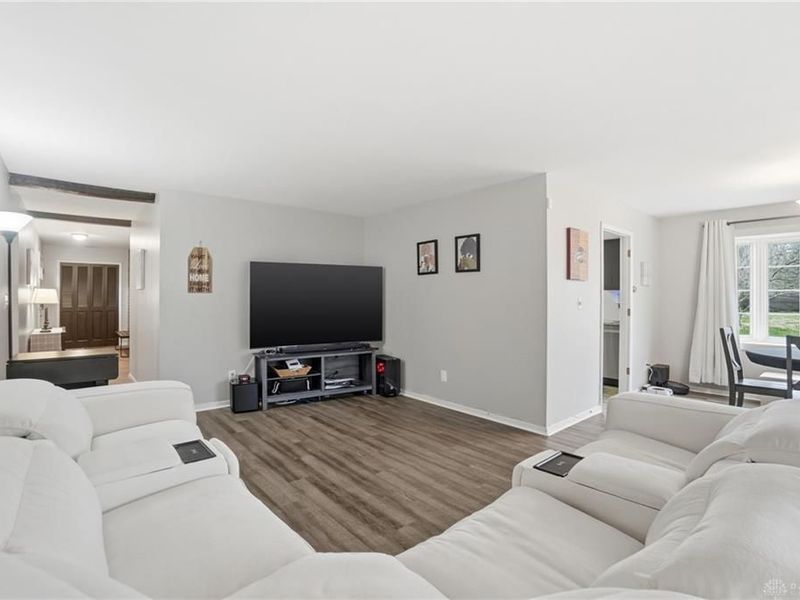 440 Walsingham Court, Centerville, OH 45429 Photo 9