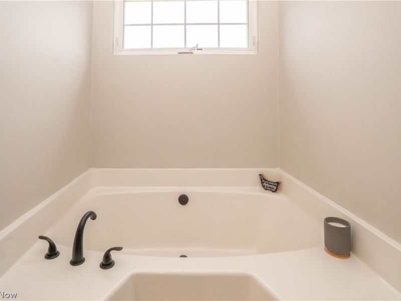 1290 Patriot Place SW, Massillon, OH 44647 Photo 20