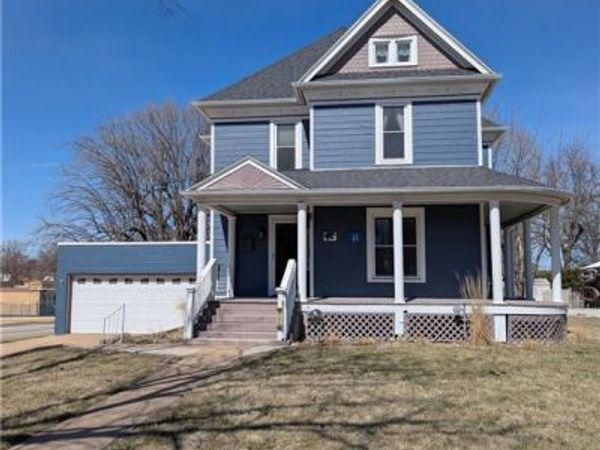 500 Miami Street, Hiawatha, KS 66434