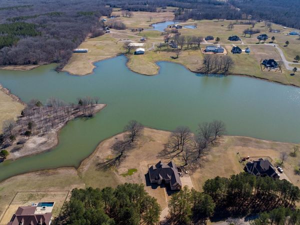 365 BELLE FARMS DR, Rossville, TN 38066