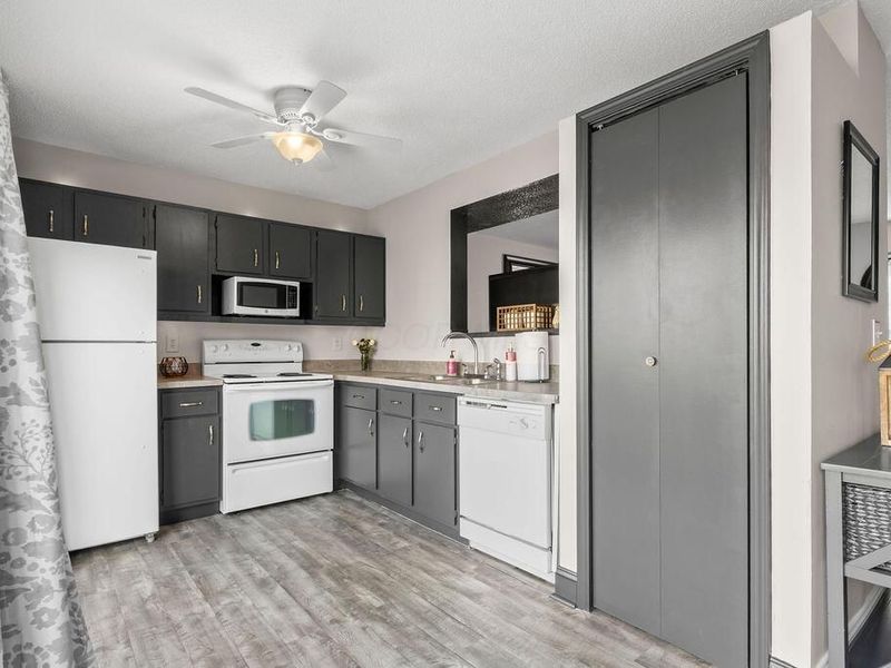 7631 Flynnway Drive, Unit 137, Columbus, OH 43085 Photo 9