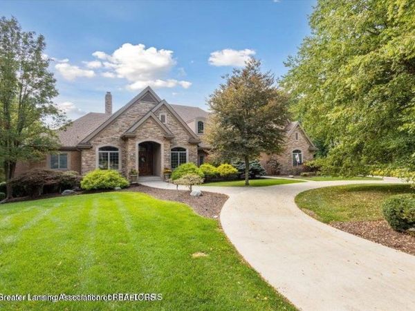 2471 Overglen Court, East Lansing, MI 48823