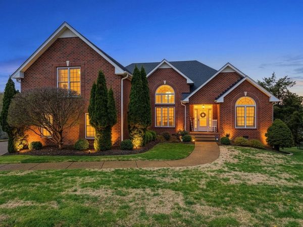 130 Cedar Ridge Ln, Hendersonville, TN 37075