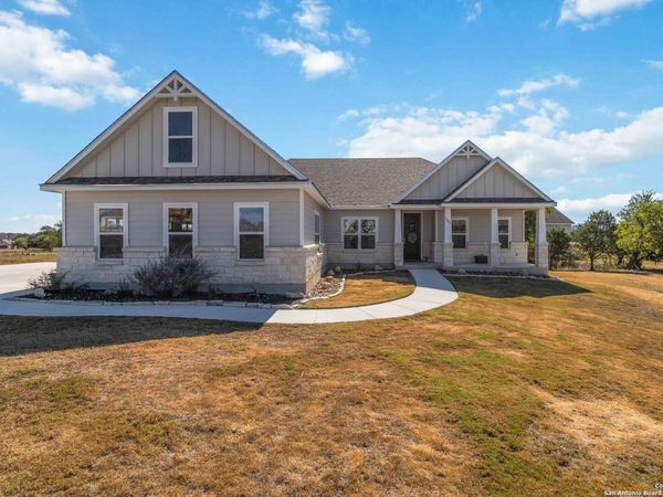 342 wood view, Bandera, TX 78003