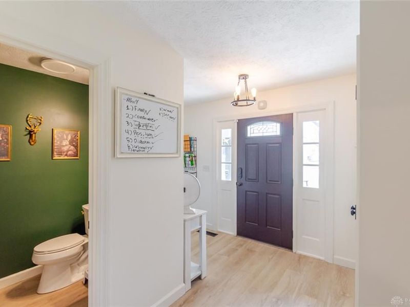 2550 Broken Woods Drive, Troy, OH 45373 Photo 5