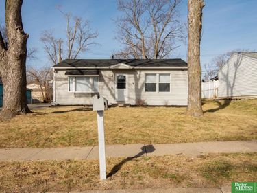 7352 La Vista Drive, La Vista, NE 68128