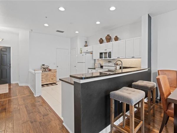 941 Hampton CIR , Unit 109, NAPLES, FL 34105